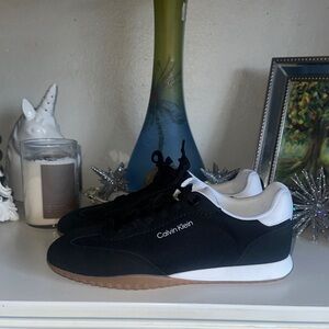 Calvin Klein Women's Hennie Lace-Up Sneakers SZ 7.5